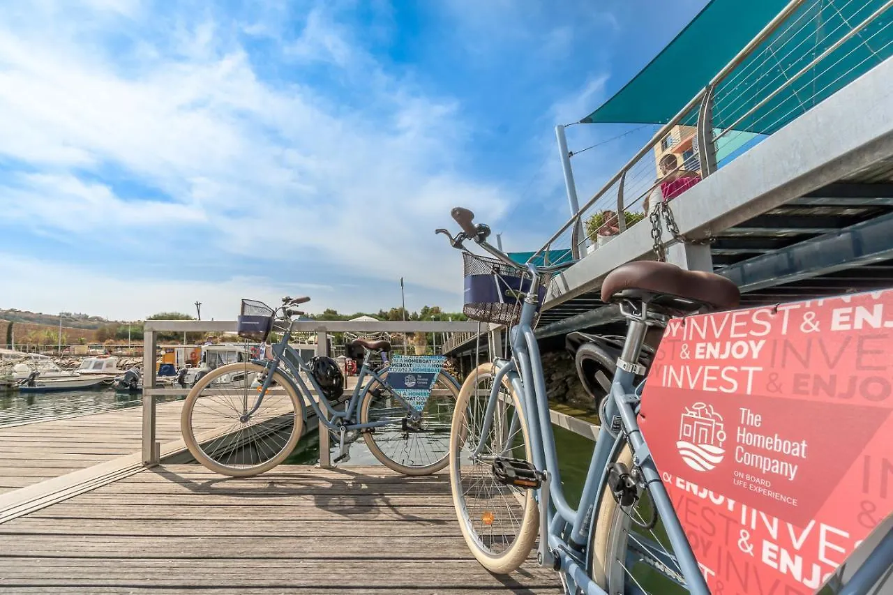 The Homeboat Company Albufeira Hotel na wodzie